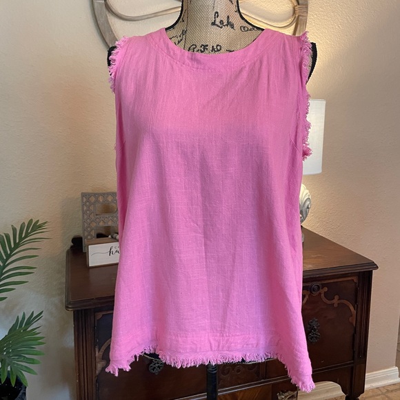 Umgee Tops - New Umgee Pink Sleeveless Top with Raw Hems